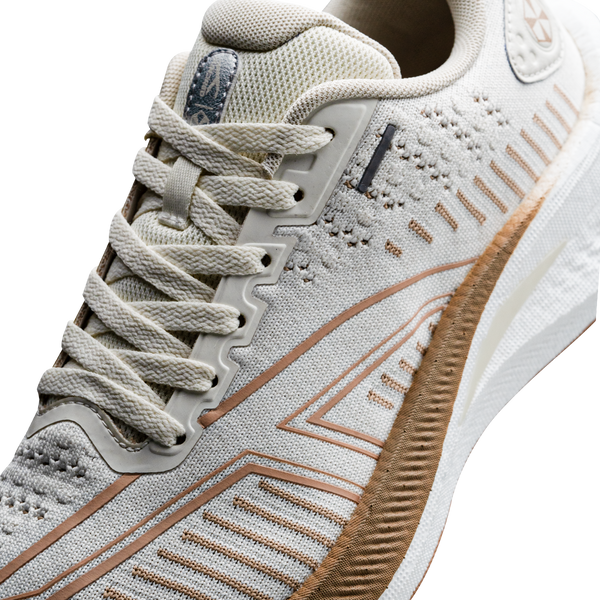 Sprint Pace-BEIGE/PEACH PUFF